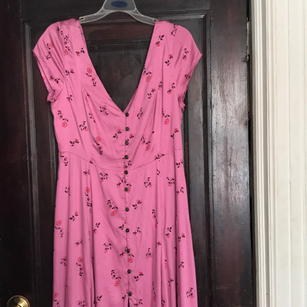 New with tags, deep pink flowered dress.